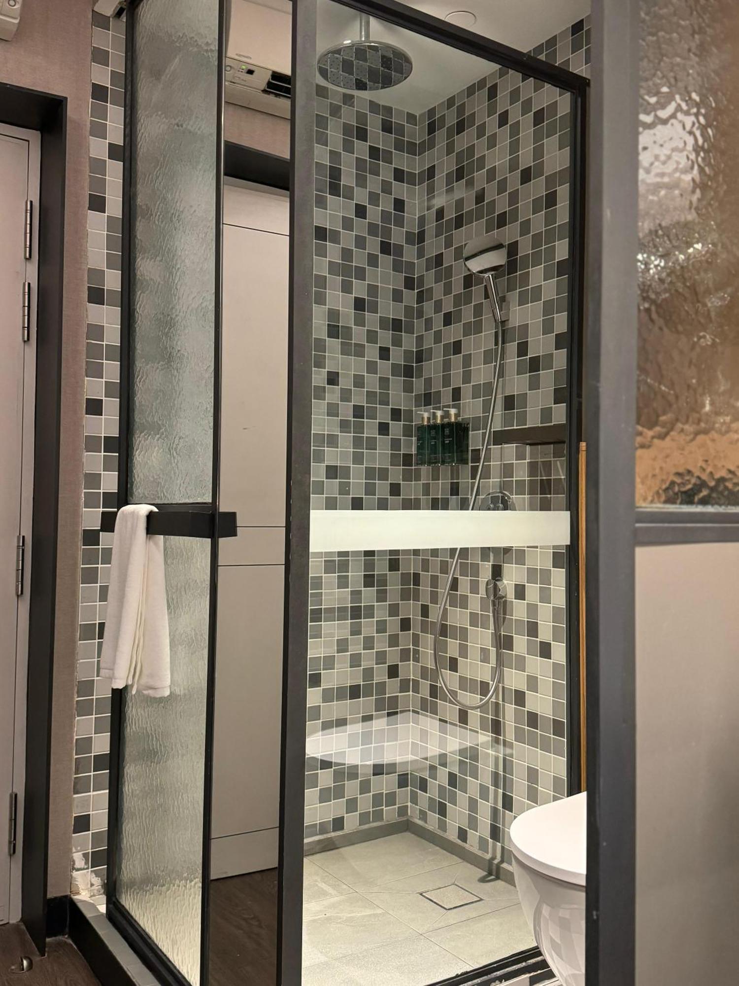 Claude Hotel Сингапур Екстериор снимка
